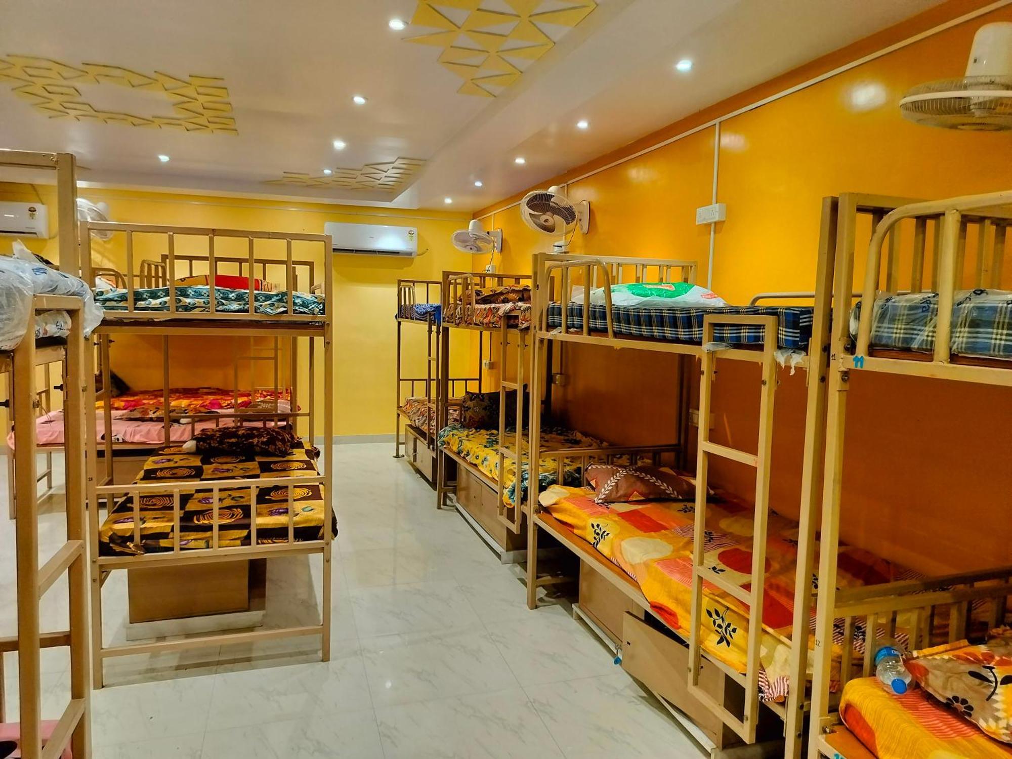 Sri Durga Jatri Nibasa Hostel Brahmapur Екстериор снимка